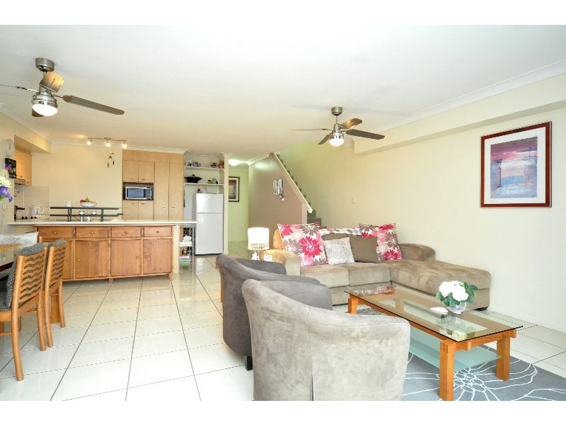 327/392 Marine Parade, Labrador QLD 4215