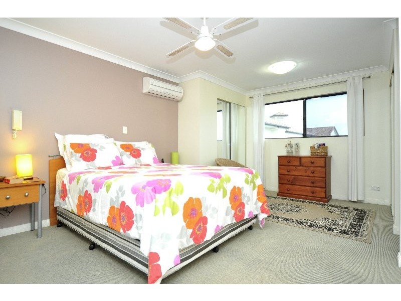 327/392 Marine Parade, Labrador QLD 4215