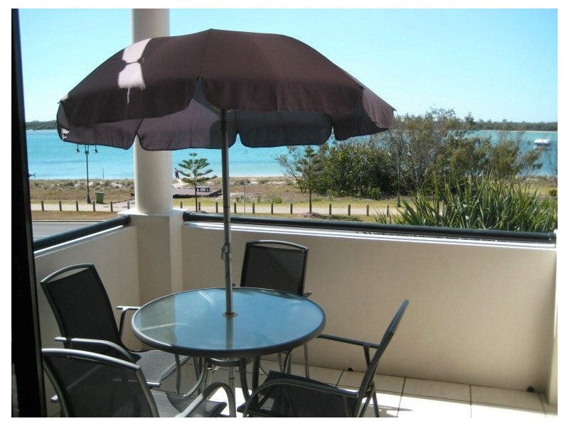 327/392 Marine Parade, Labrador QLD 4215