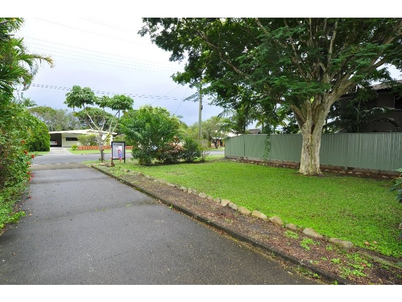 17 Ashgrove Avenue, Runaway Bay QLD 4216