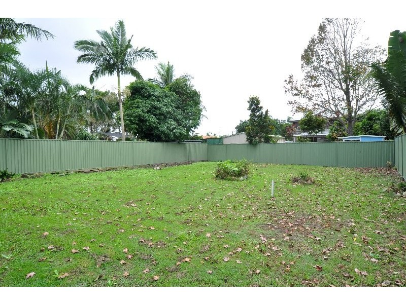 17 Ashgrove Avenue, Runaway Bay QLD 4216