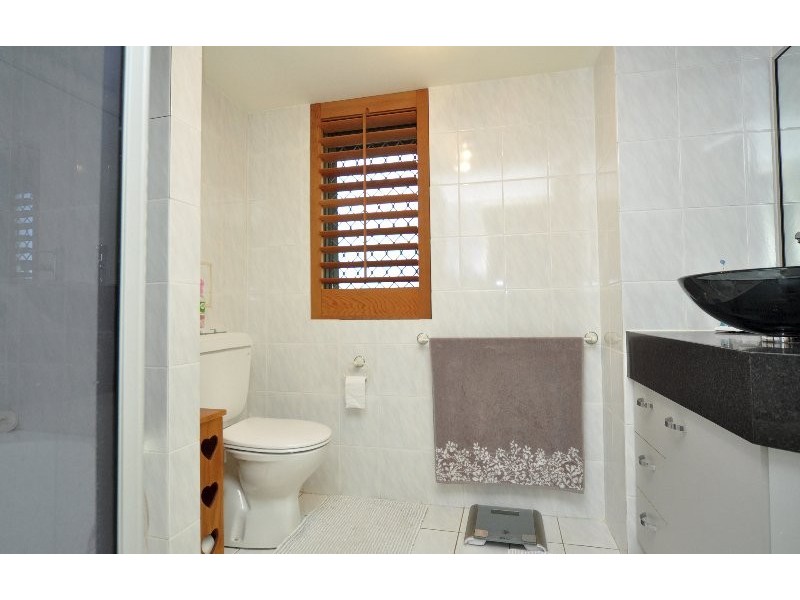 2/524 Marine Parade, Biggera Waters QLD 4216