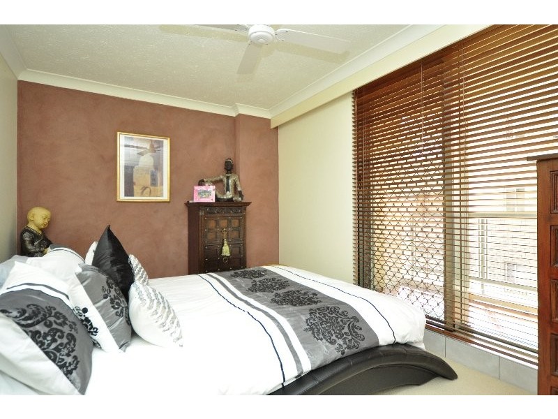 2/524 Marine Parade, Biggera Waters QLD 4216