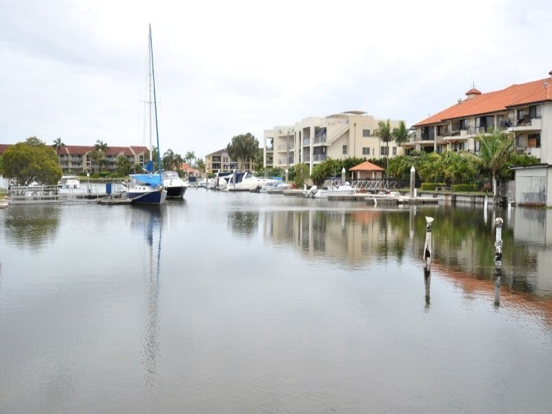 1/39 Madang Crescent, Runaway Bay QLD 4216