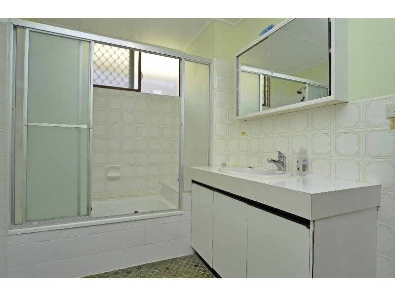 1/39 Madang Crescent, Runaway Bay QLD 4216