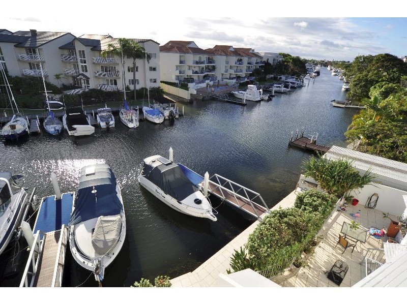 6/10 Oatland Esplanade, Runaway Bay QLD 4216