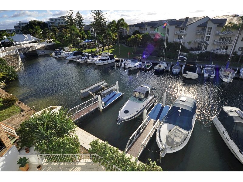 6/10 Oatland Esplanade, Runaway Bay QLD 4216