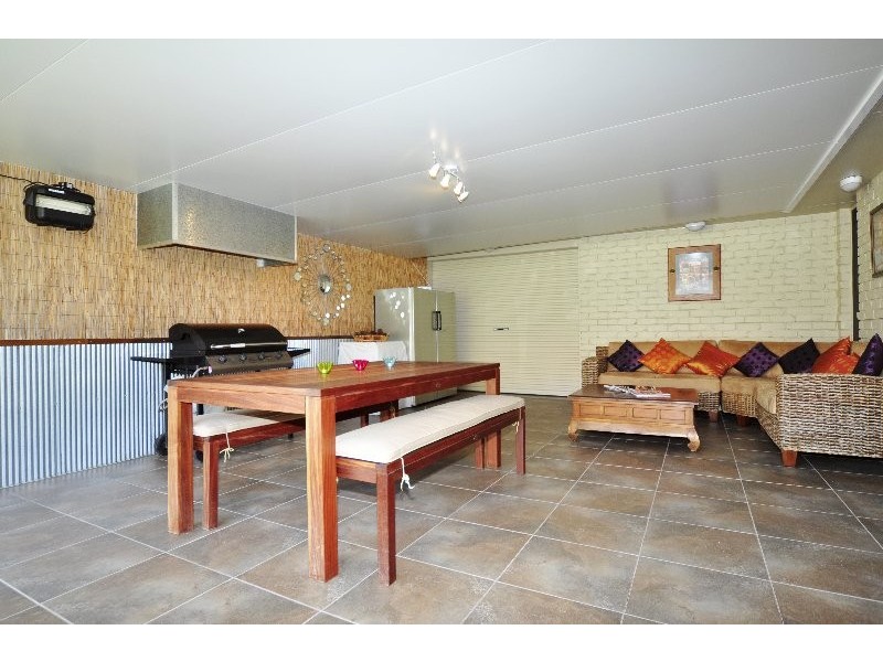 5 Pro Hart Place, Coombabah QLD 4216