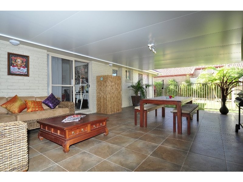 5 Pro Hart Place, Coombabah QLD 4216