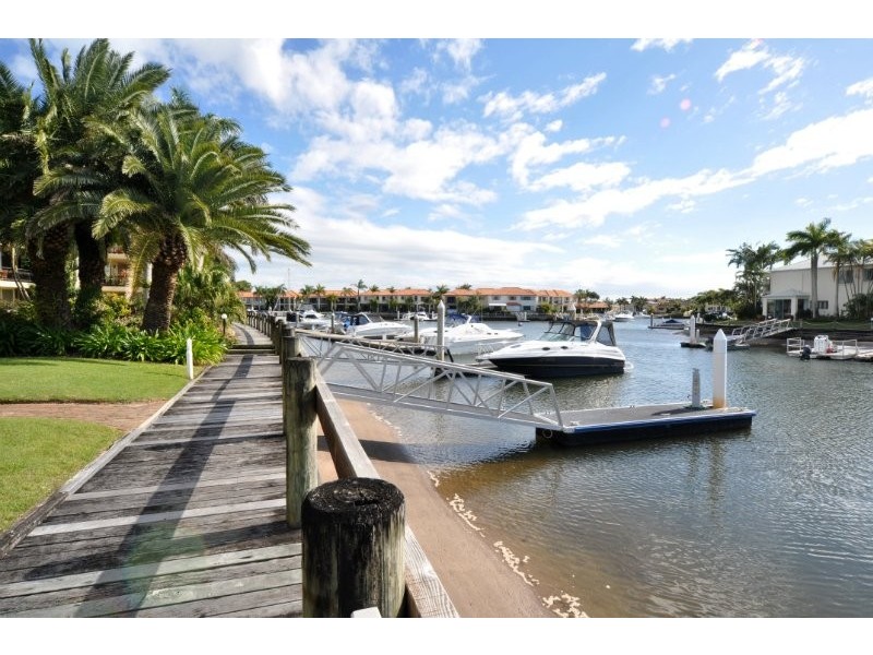 70/1 Lee Road, Runaway Bay QLD 4216