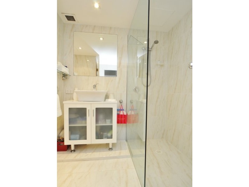 14/9 Bayview Street, Runaway Bay QLD 4216