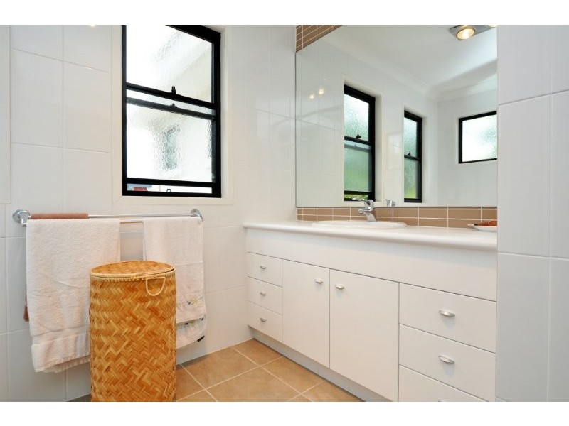 1/368 Pine Ridge Road, Coombabah QLD 4216