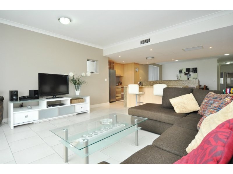 7/16-18 Canal Avenue, Runaway Bay QLD 4216
