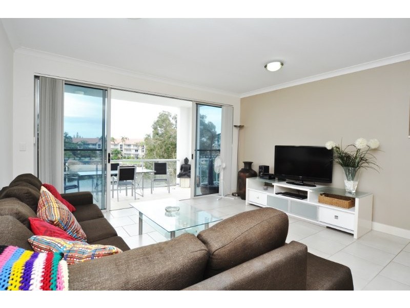 7/16-18 Canal Avenue, Runaway Bay QLD 4216