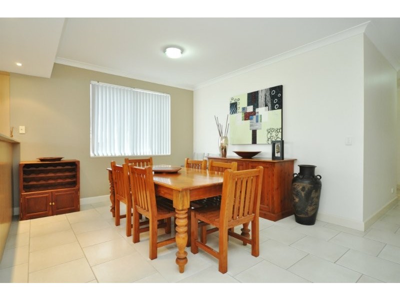 7/16-18 Canal Avenue, Runaway Bay QLD 4216