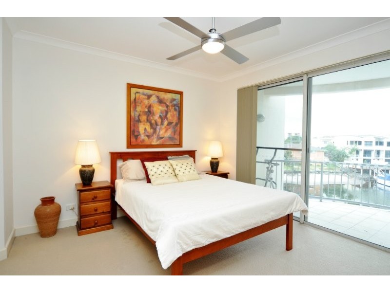 7/16-18 Canal Avenue, Runaway Bay QLD 4216