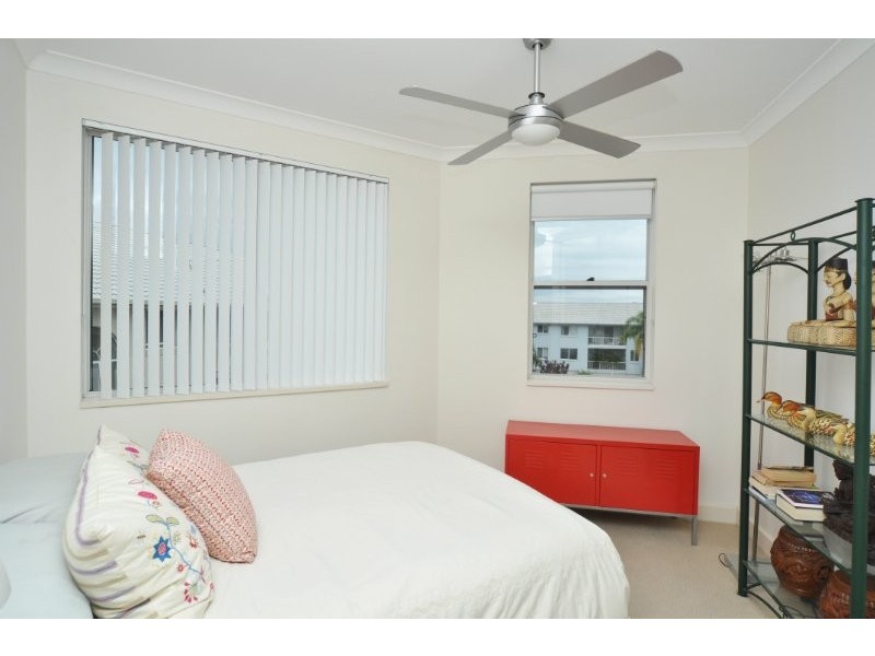 7/16-18 Canal Avenue, Runaway Bay QLD 4216