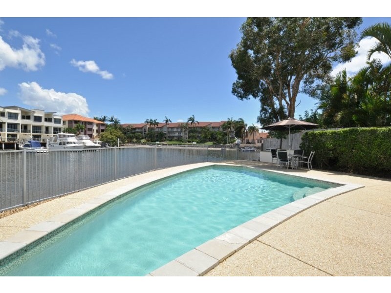 7/16-18 Canal Avenue, Runaway Bay QLD 4216