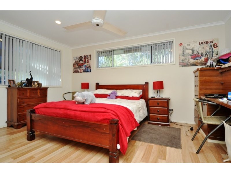 6 Okinya Street, Biggera Waters QLD 4216