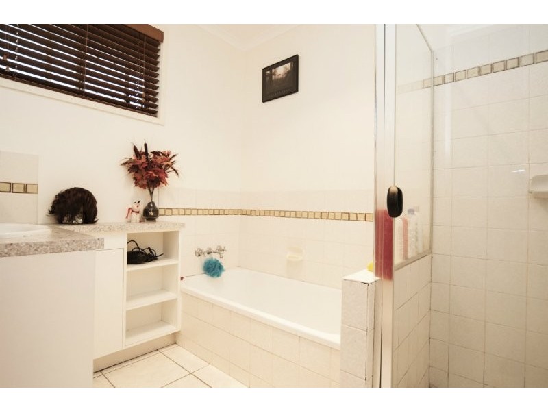 6 Okinya Street, Biggera Waters QLD 4216