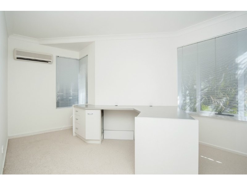 4/17 Thelma Avenue, Biggera Waters QLD 4216