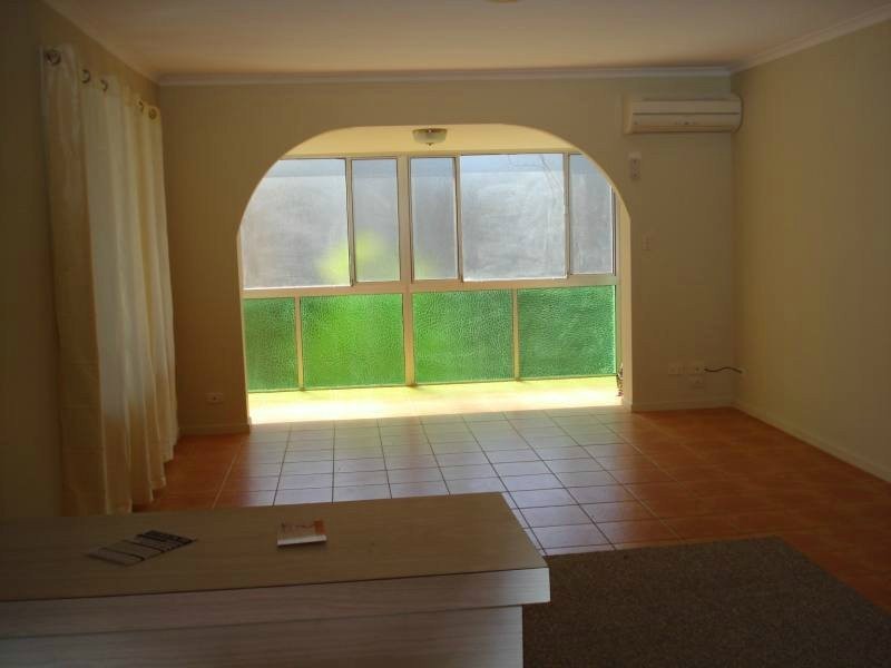 2/4 Vernia Place, Biggera Waters QLD 4216