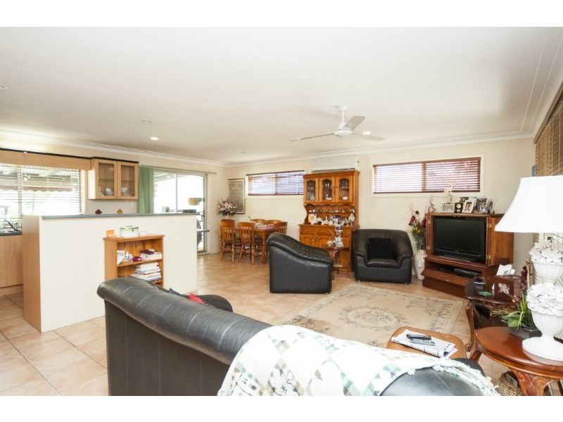 70 Hollywell Road, Biggera Waters QLD 4216