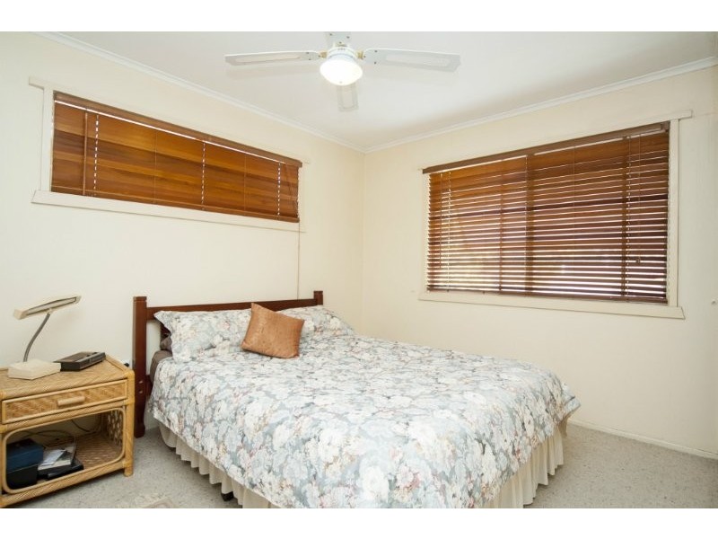 70 Hollywell Road, Biggera Waters QLD 4216