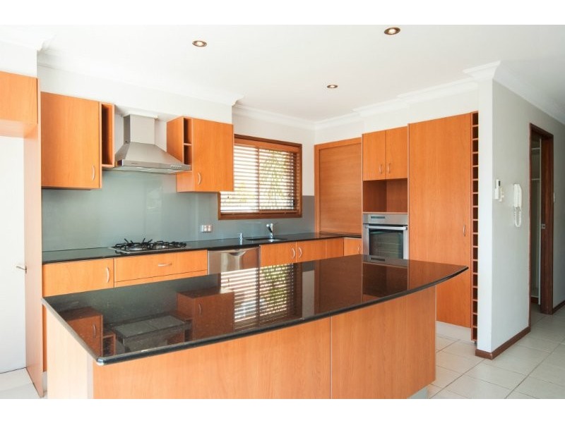 8 Amaroo Street, Biggera Waters QLD 4216