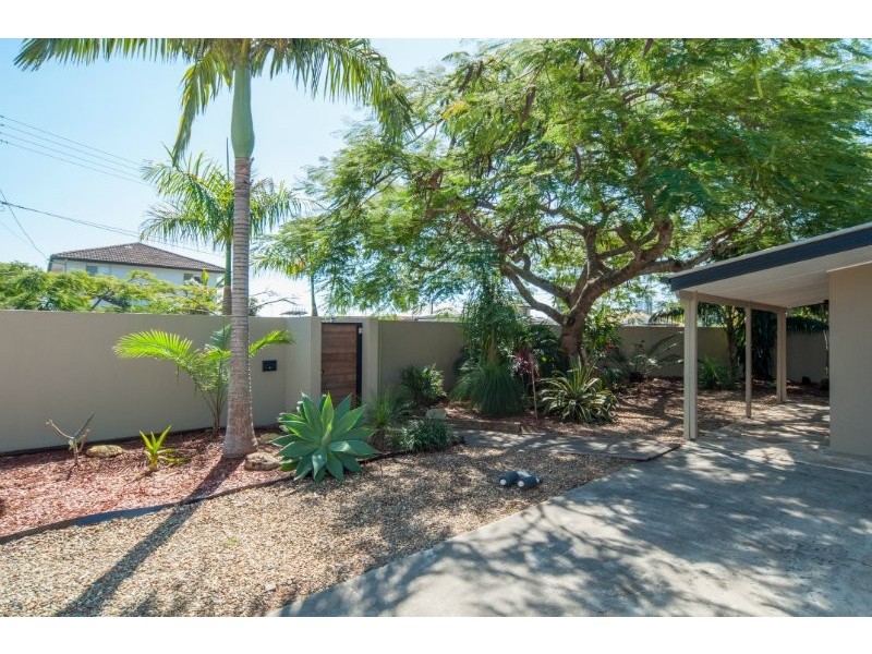 8 Amaroo Street, Biggera Waters QLD 4216