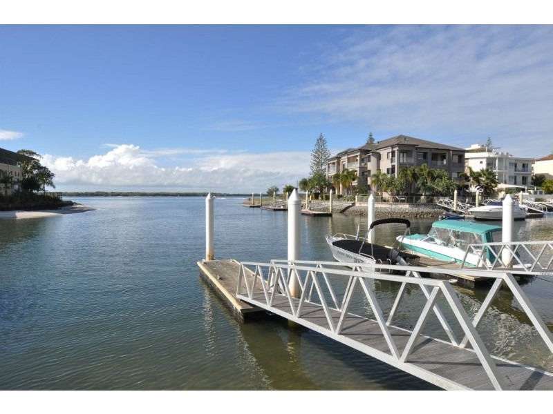 2/27 Madang Crescent, Runaway Bay QLD 4216