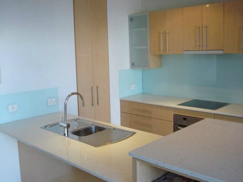 2/27 Madang Crescent, Runaway Bay QLD 4216