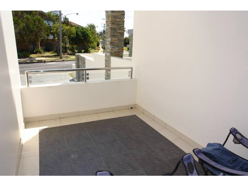 2/27 Madang Crescent, Runaway Bay QLD 4216