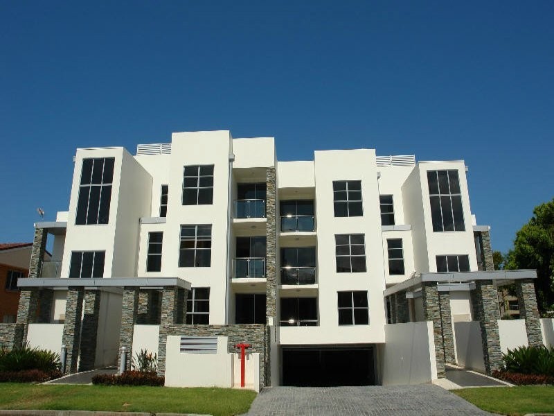 2/27 Madang Crescent, Runaway Bay QLD 4216