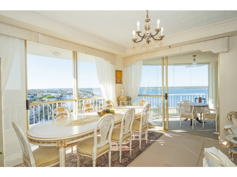 21/19 Oatland Esplanade, Runaway Bay QLD 4216