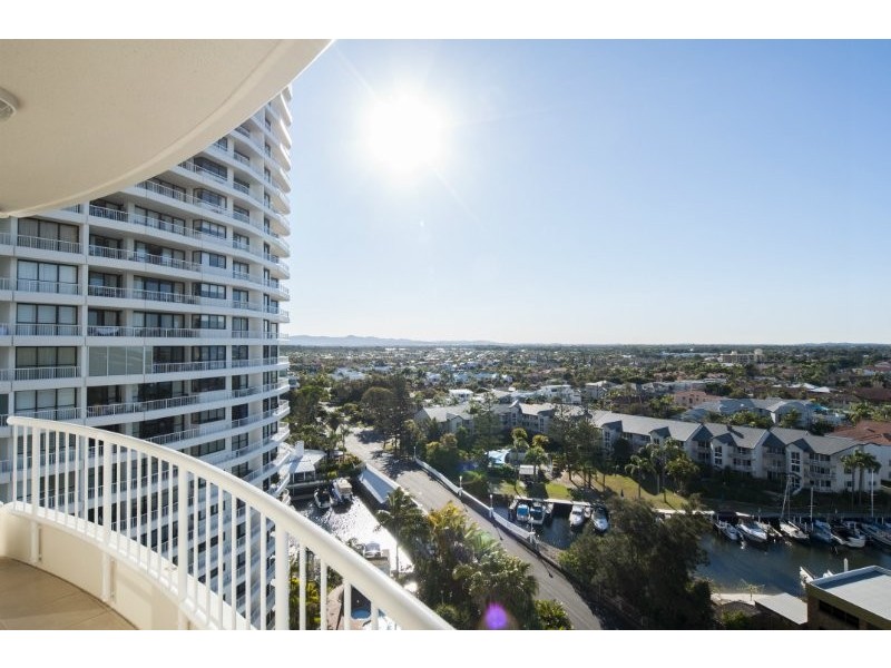 21/19 Oatland Esplanade, Runaway Bay QLD 4216