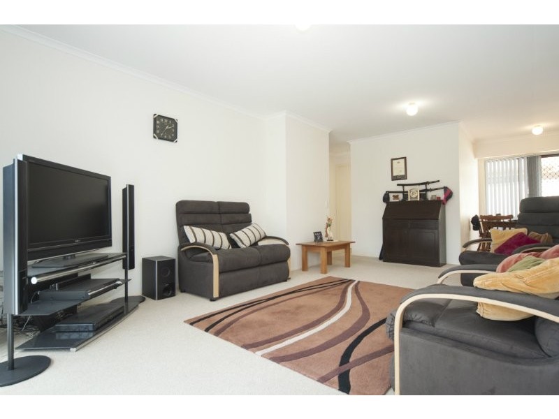 1/16 Callistemon Court, Arundel QLD 4214