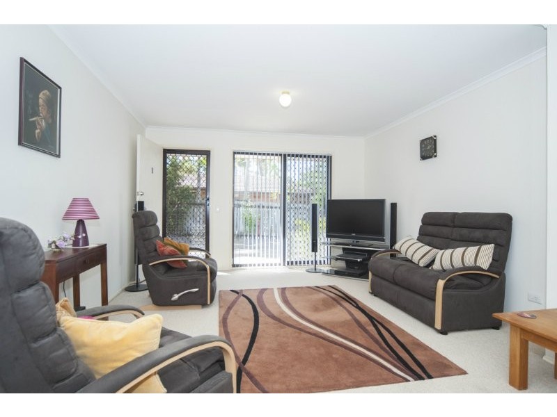 1/16 Callistemon Court, Arundel QLD 4214