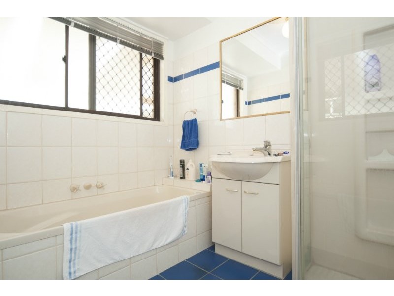 1/16 Callistemon Court, Arundel QLD 4214