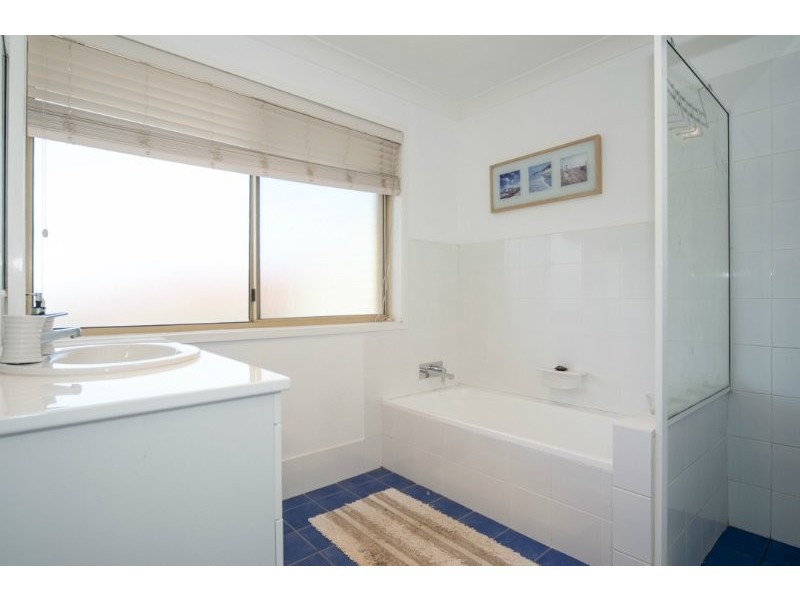 18/469 Pine Ridge Road, Runaway Bay QLD 4216