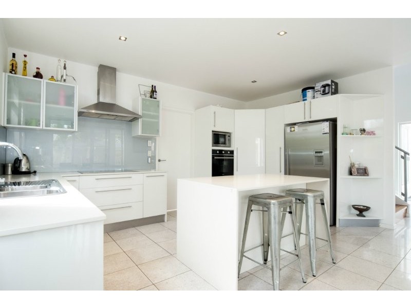 154 Lae Drive, Coombabah QLD 4216