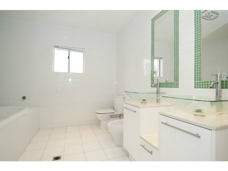 154 Lae Drive, Coombabah QLD 4216