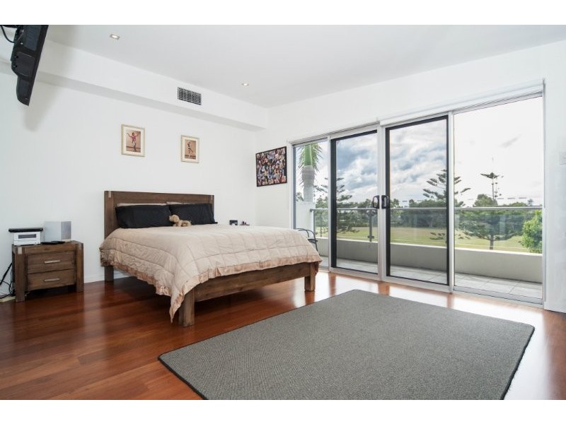 154 Lae Drive, Coombabah QLD 4216