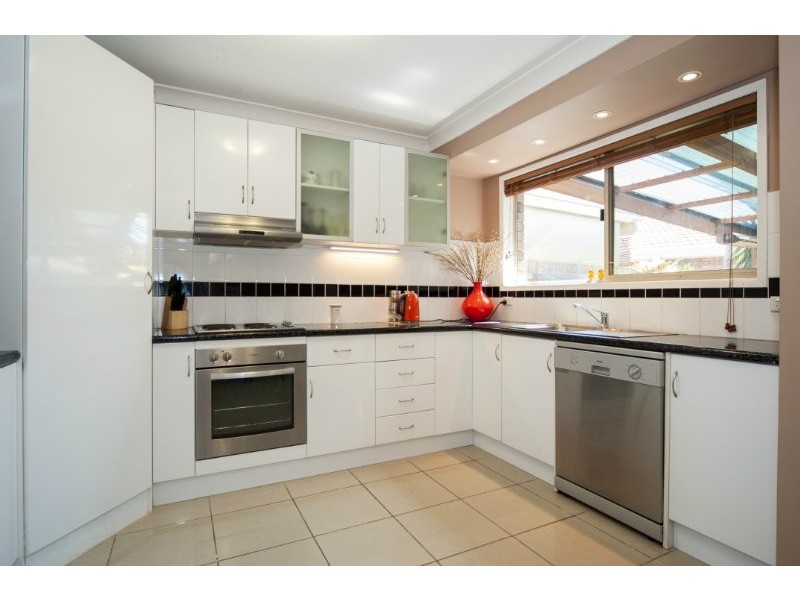 2/1 Sandra Court, Coombabah QLD 4216