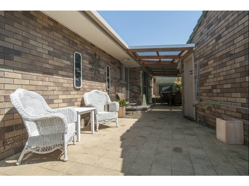 2/1 Sandra Court, Coombabah QLD 4216