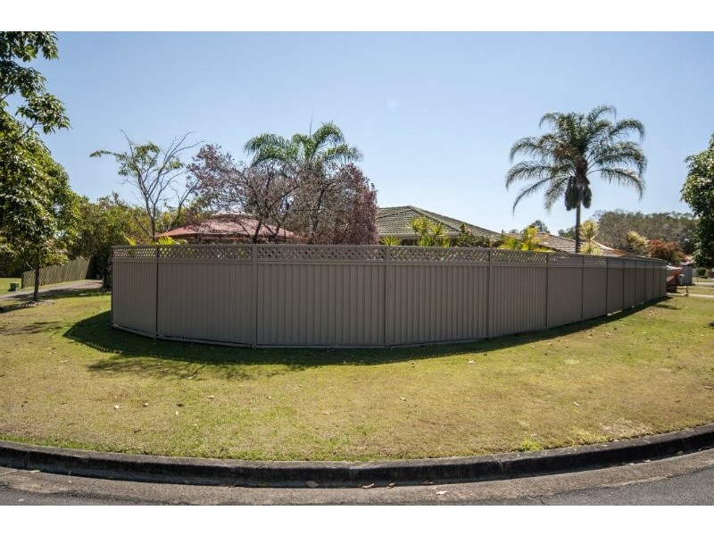 2/1 Sandra Court, Coombabah QLD 4216