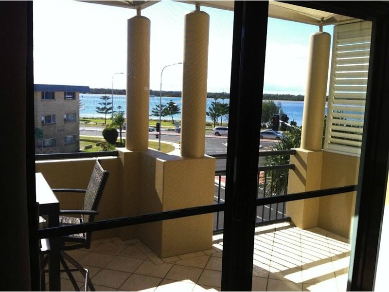 315/392 Marine Parade, Labrador QLD 4215