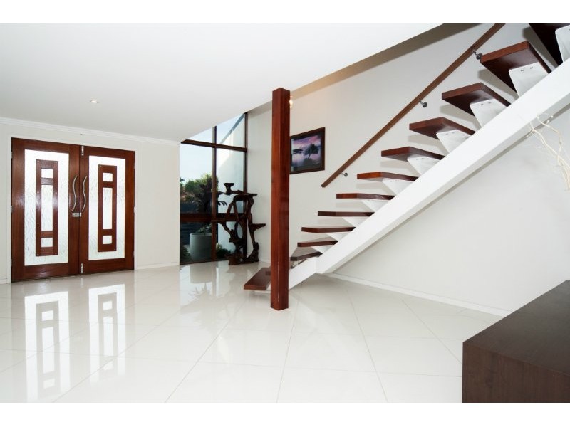 6 Karema Crescent, Runaway Bay QLD 4216