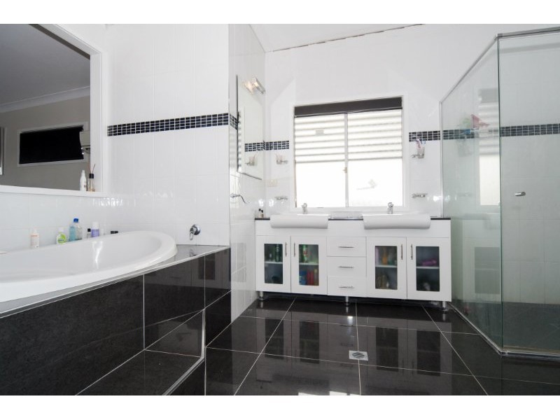 6 Karema Crescent, Runaway Bay QLD 4216