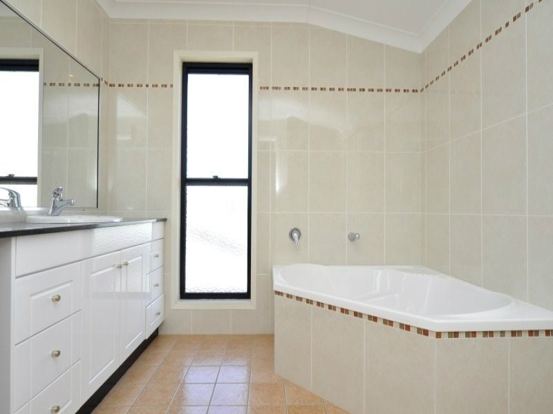 2/48 Vaggelas Cescent, Biggera Waters QLD 4216